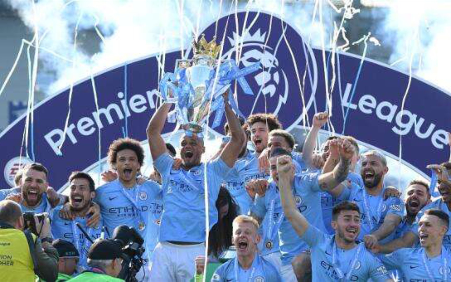 球队展现出 球队展现出